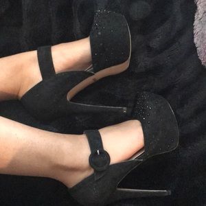Black suede heels with stones